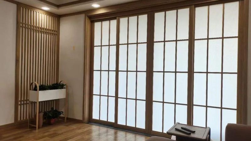 上海原木门材质解析：优缺点全面对比